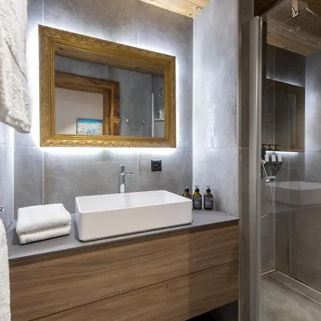 Kamelia - Luxury For 7 * Riddes